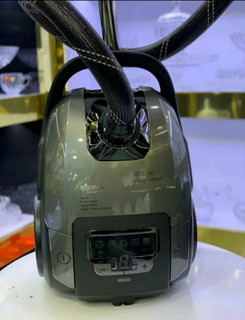 جارو برقی بوش ۳۲۰۰ وات
